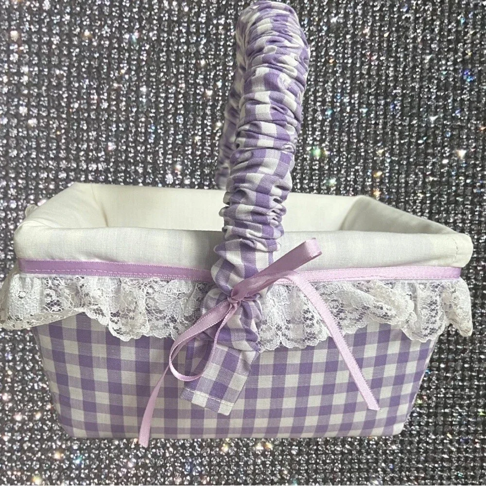 Picnic basket 60’s vintage gingham cute bows purple white lace floral cabincore